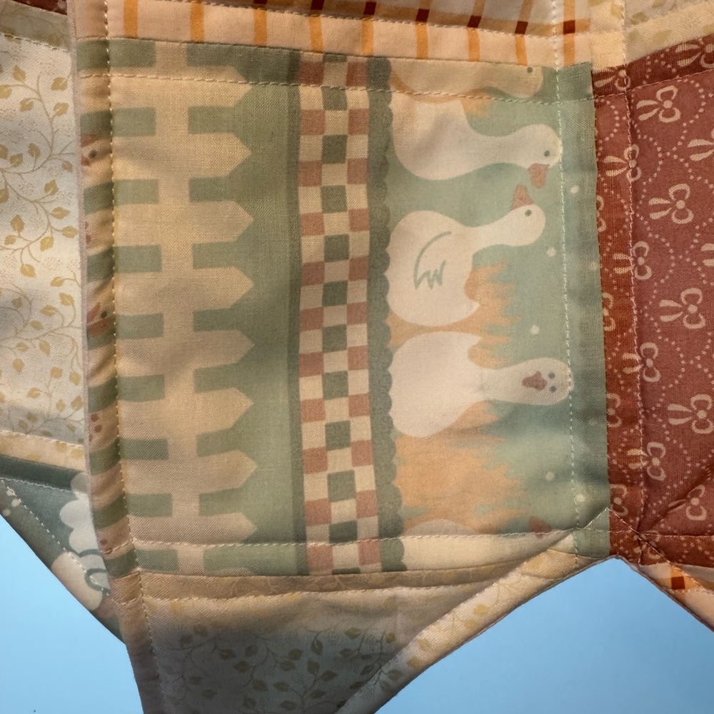 Handmade quilted patchwork Bow home decor - Picture 6 of 6